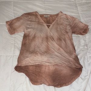 American eagle: Light pink/Tanish flowy tshirt. XS